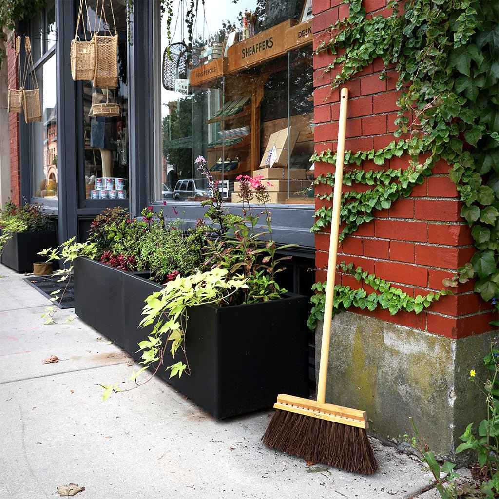 Bassine Outdoor Broom