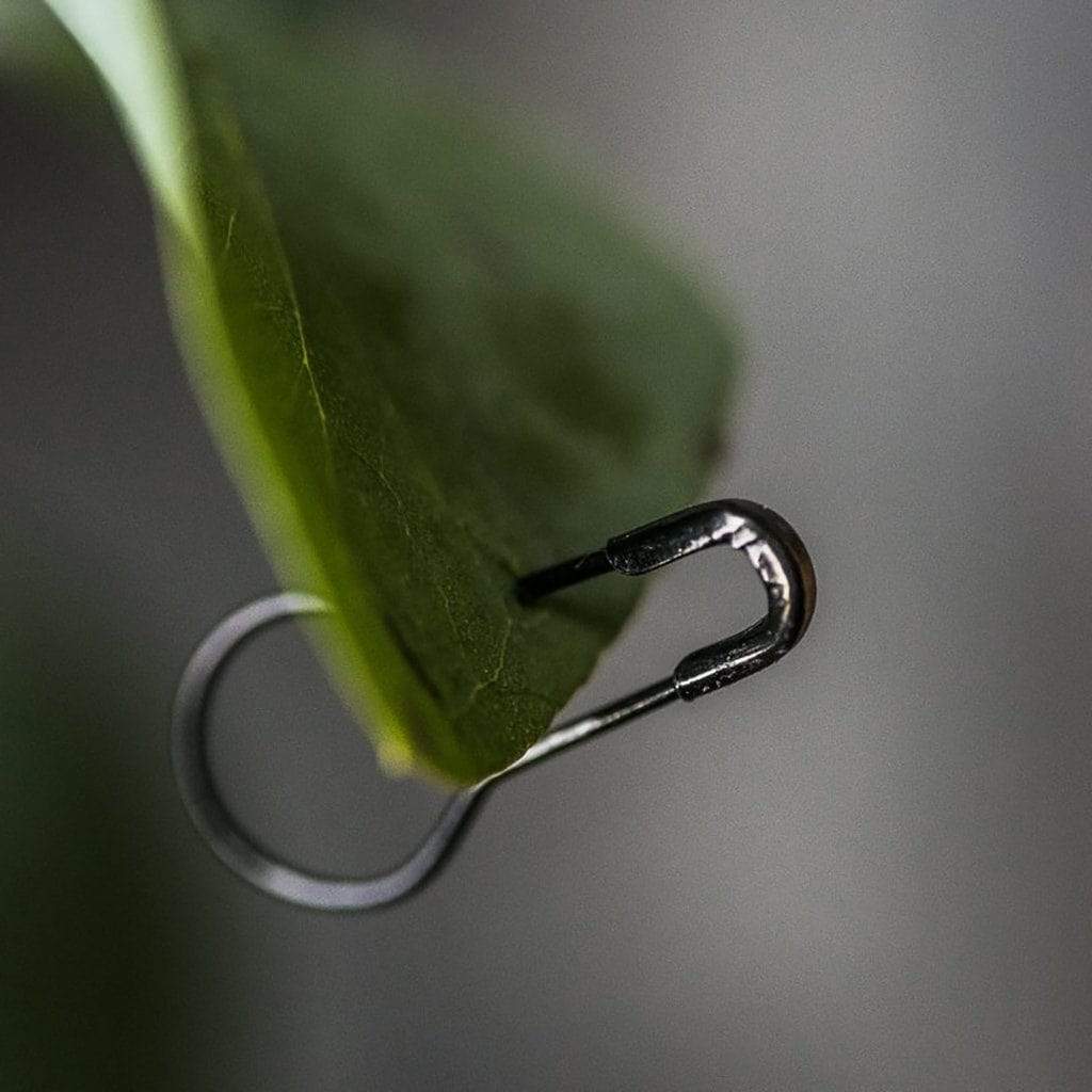 Black Bulb Pins - Famous | Online Store