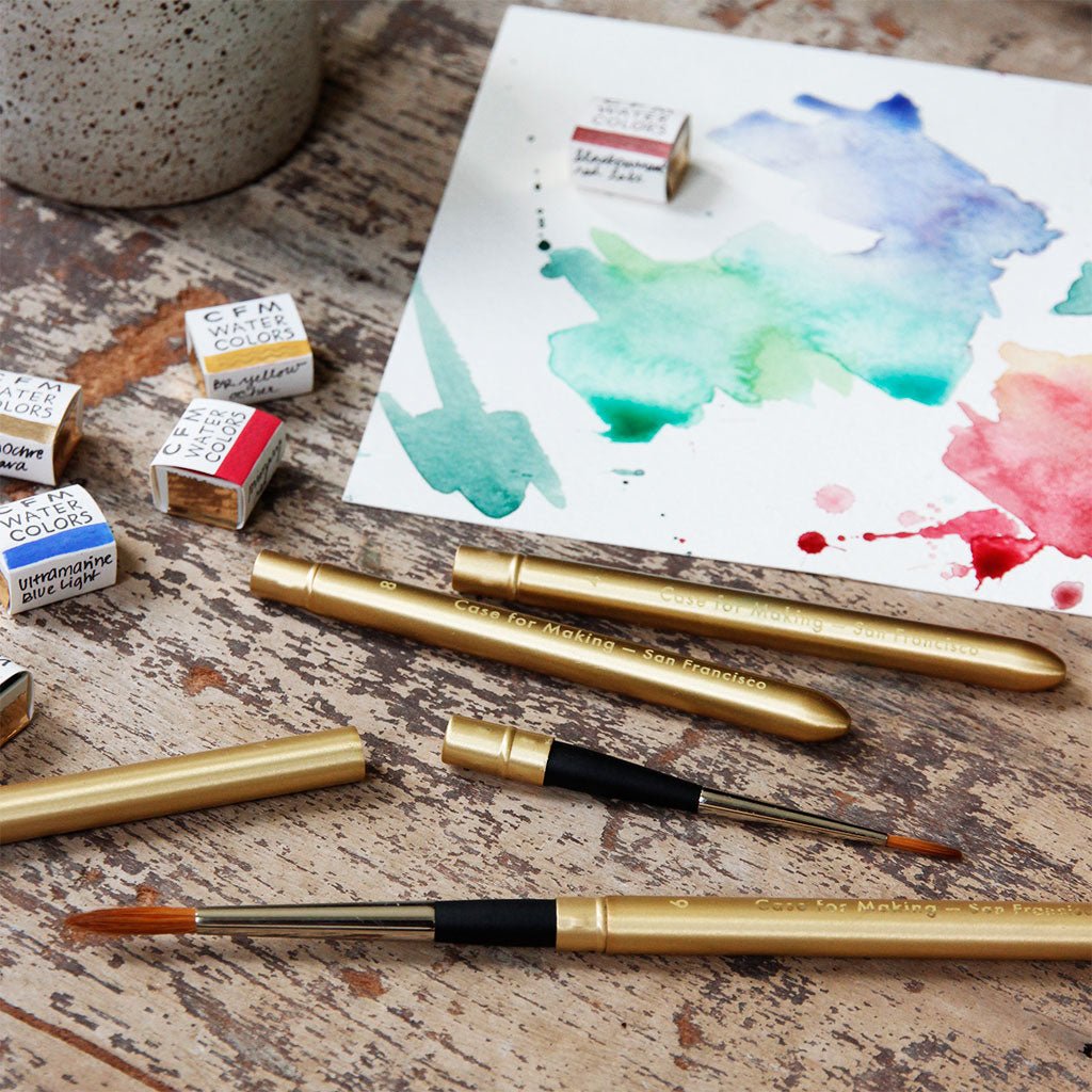 CfM Matte Gold Travel Brush - Famous | Online Store