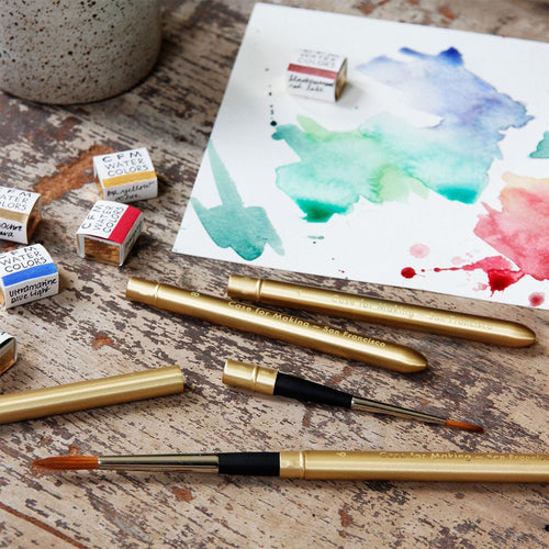 CfM Matte Gold Travel Brush - Famous | Online Store