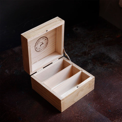 Chestnut Card Case - Famous | Online Store