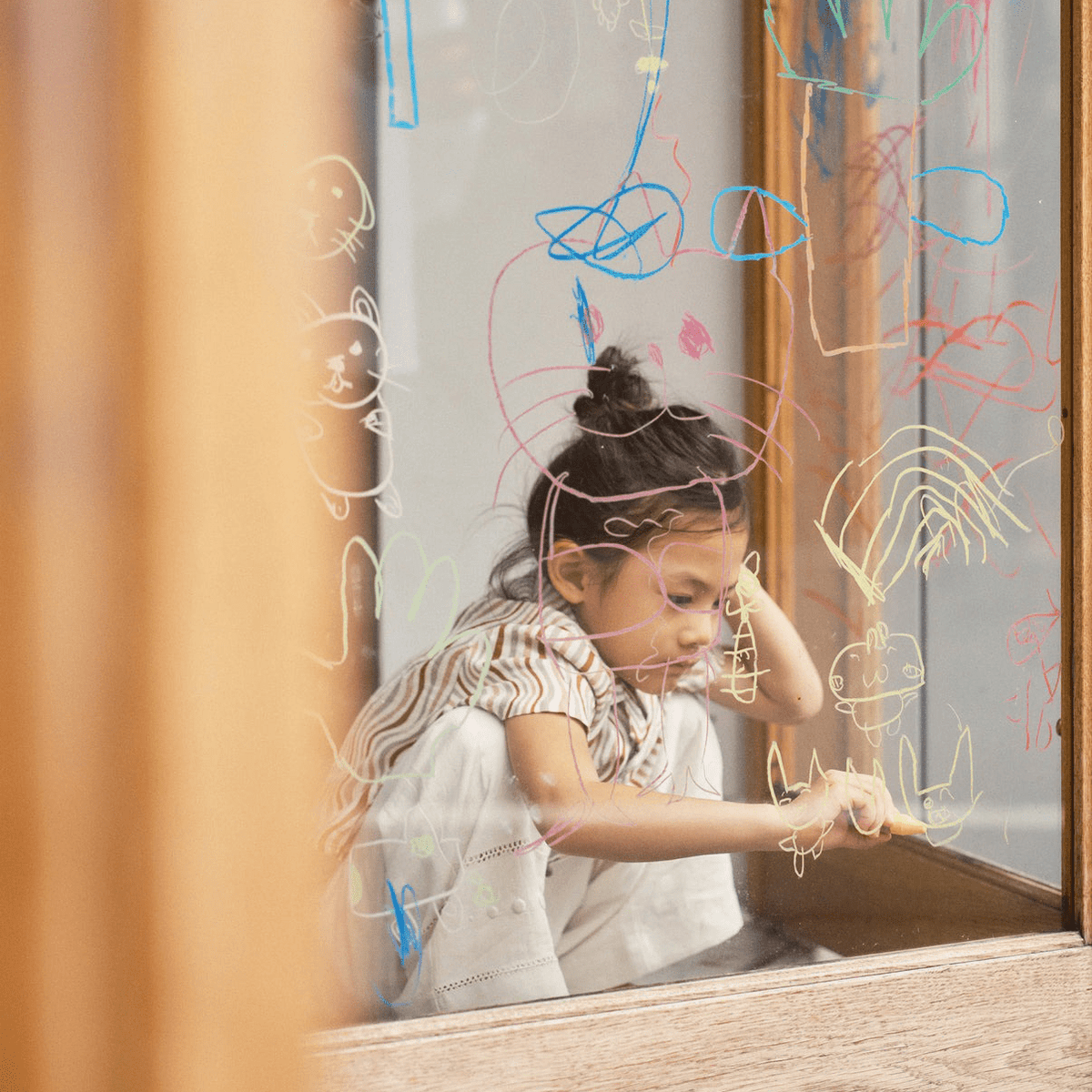 Doona's Magic Crayons - Famous | Online Store