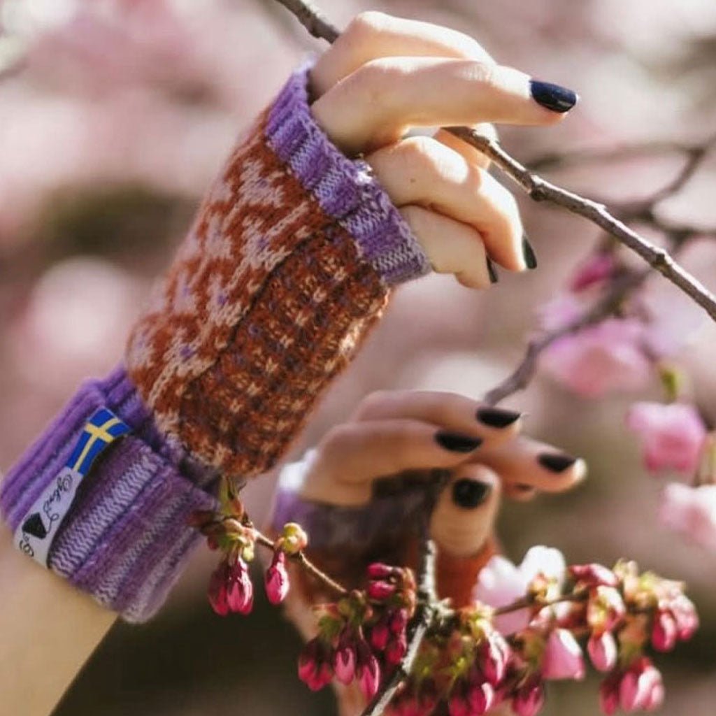 Fastfolk Estelle & Esbjorn Wristwarmer - Famous | Online Store