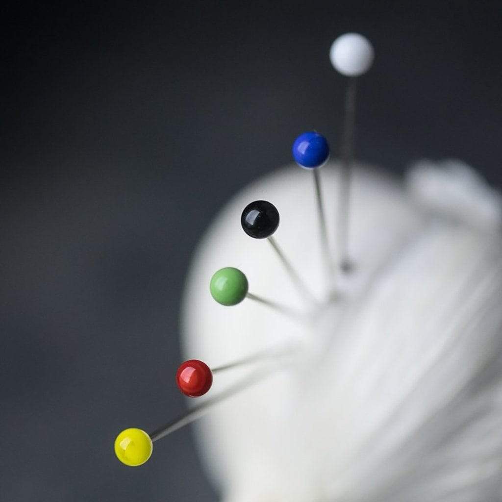 Glass Headed Pins - Famous | Online Store