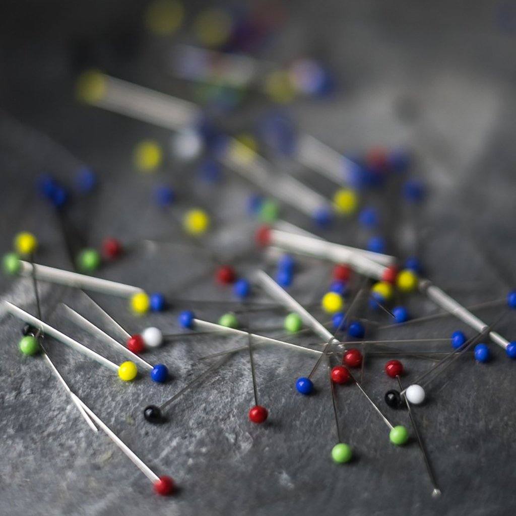 Glass Headed Pins - Famous | Online Store