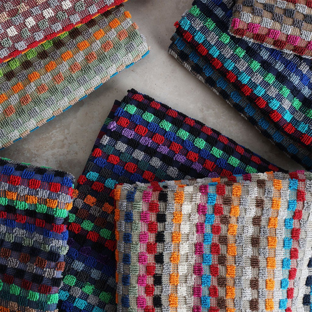Hand Towel - Famous | Online Store