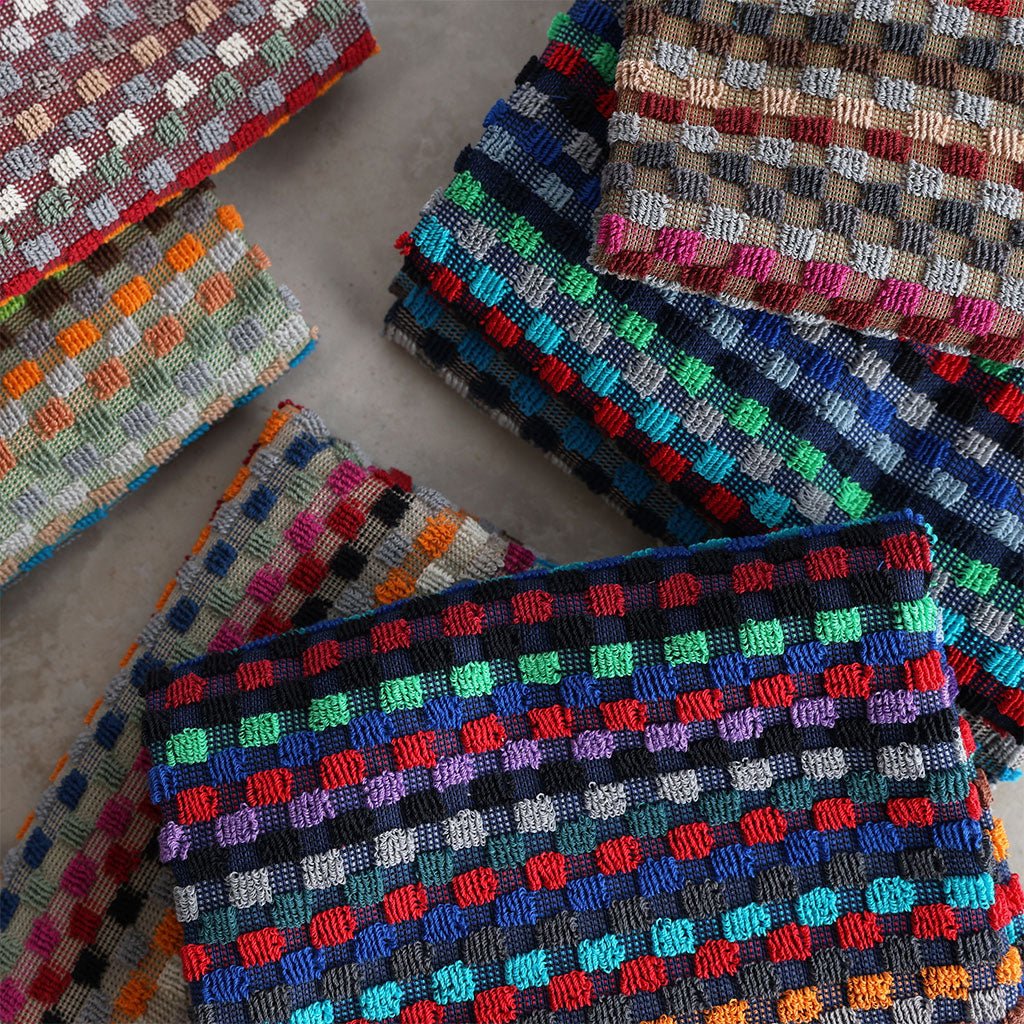 Hand Towel - Famous | Online Store