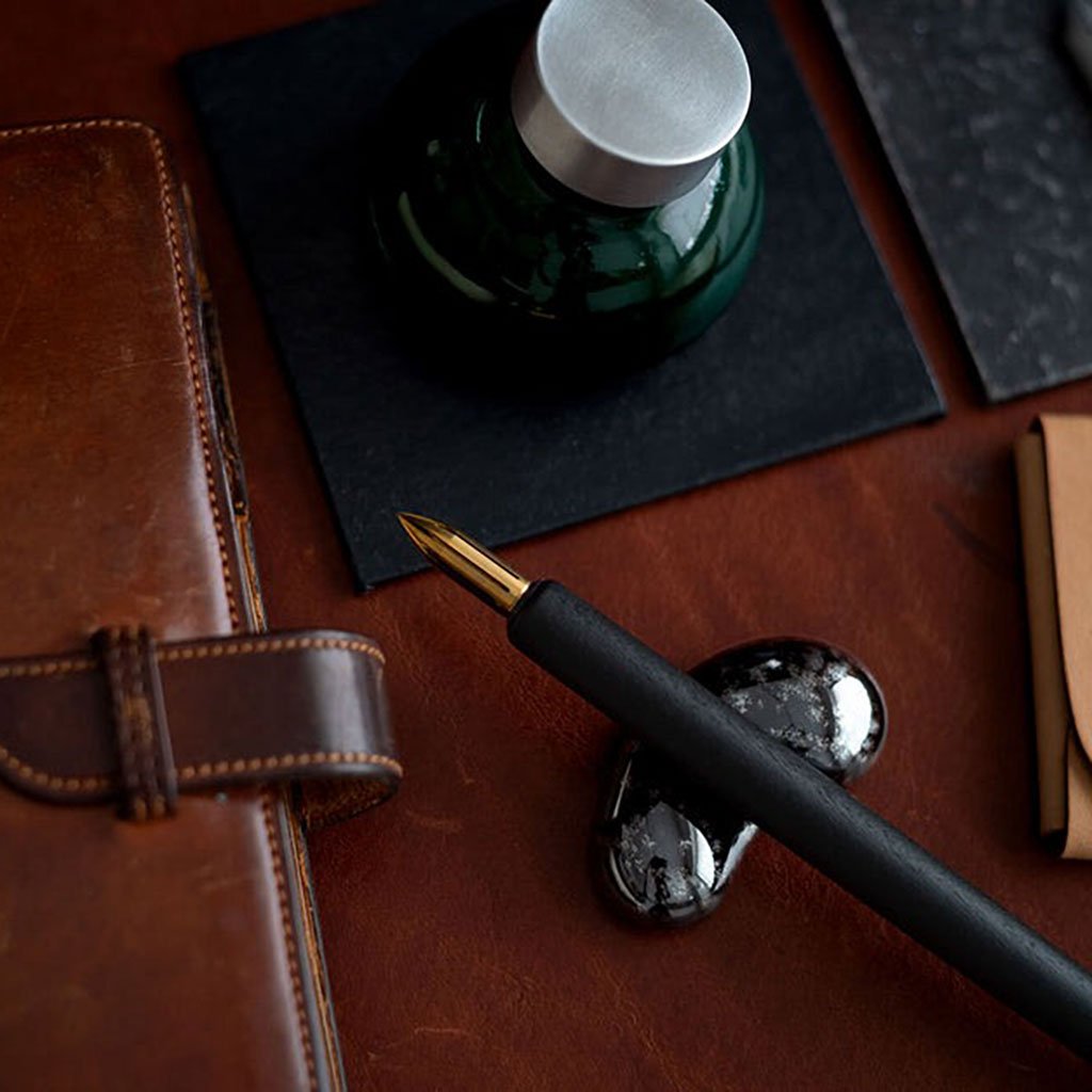 Hasami Pen Rest - Famous | Online Store