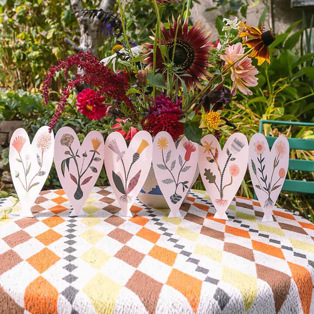 Hearts Concertina Card - Famous | Online Store