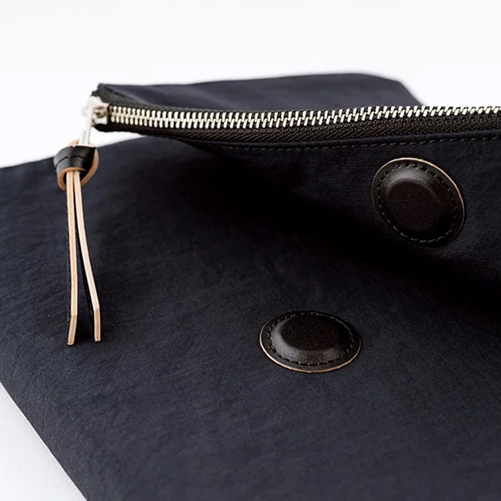 Hobonichi Techo Cover Cousin A5 - Tragen: Black - Famous | Online Store