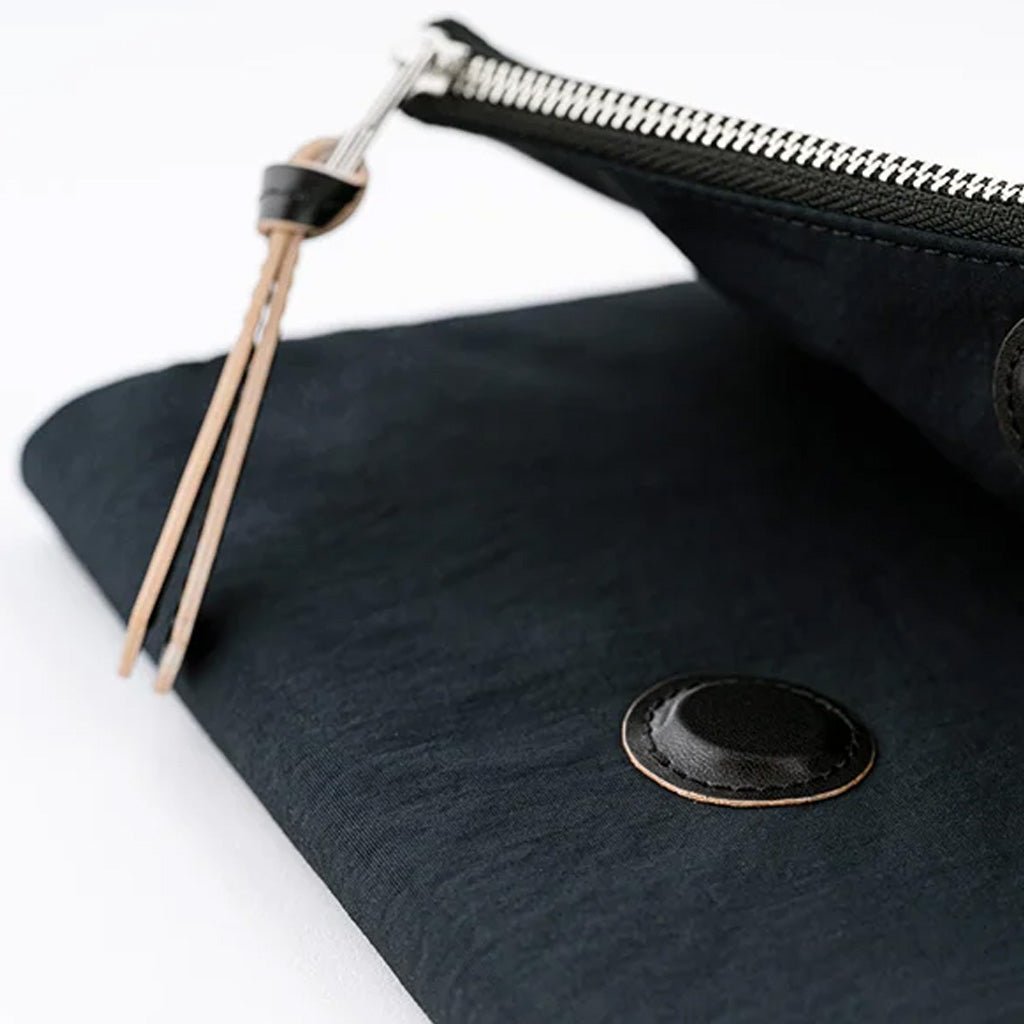 Hobonichi Techo Weeks Cover - Tragen: Black - Famous | Online Store