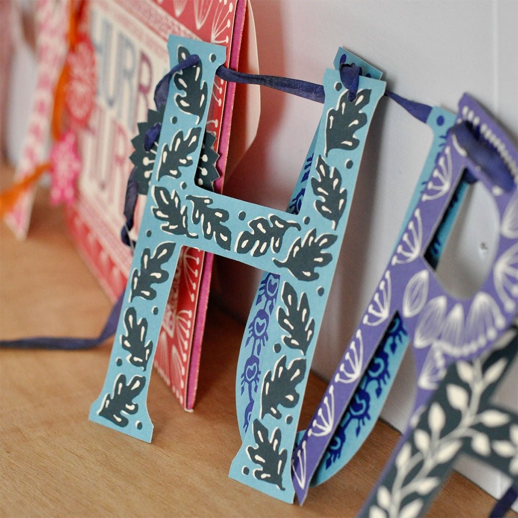 Hurray Banner Kit - Famous | Online Store