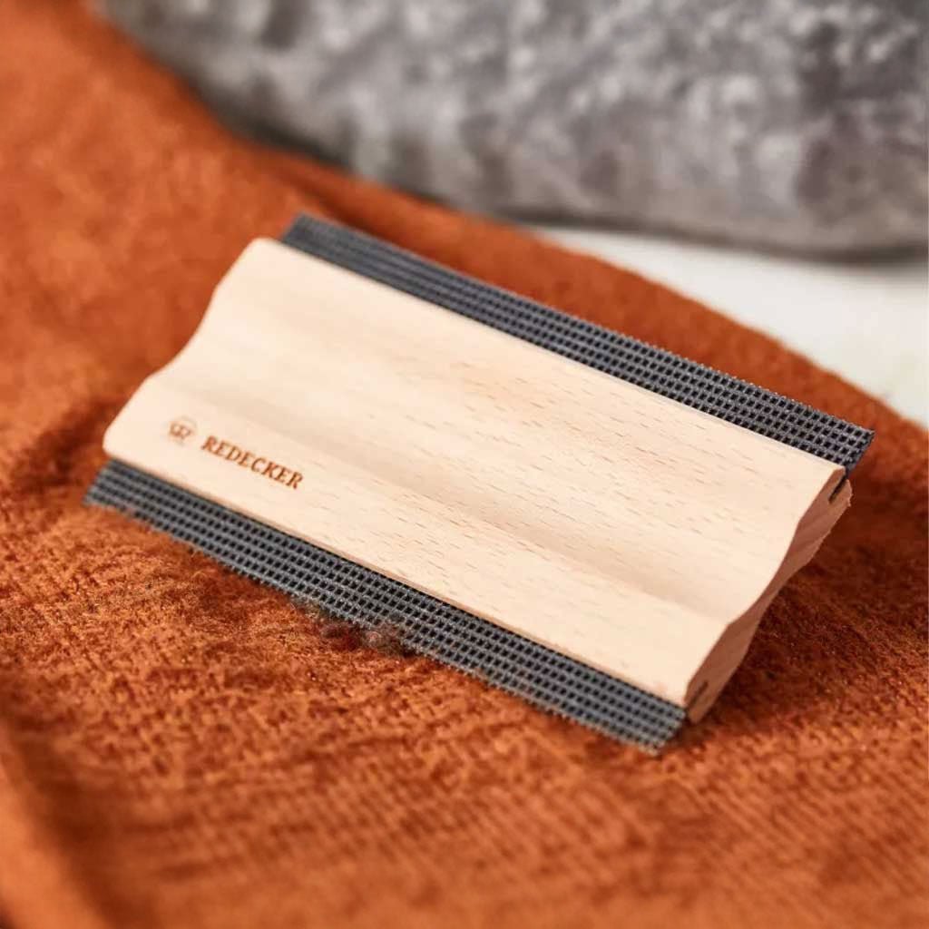 Lint Remover Comb - Famous | Online Store