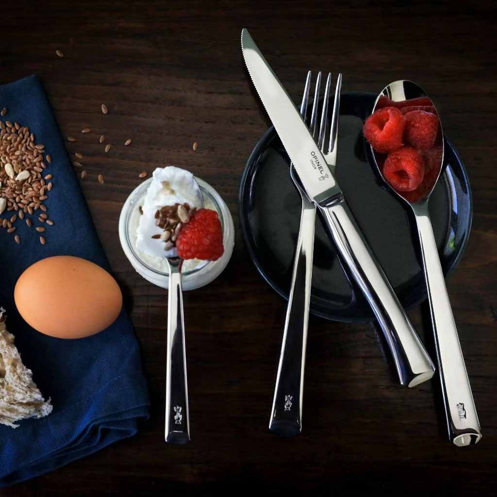 Perptue 16-Piece Flatware Collection